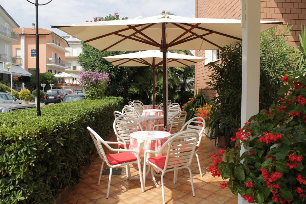 Hotel Driade Sul Mare Ріміні Екстер'єр фото