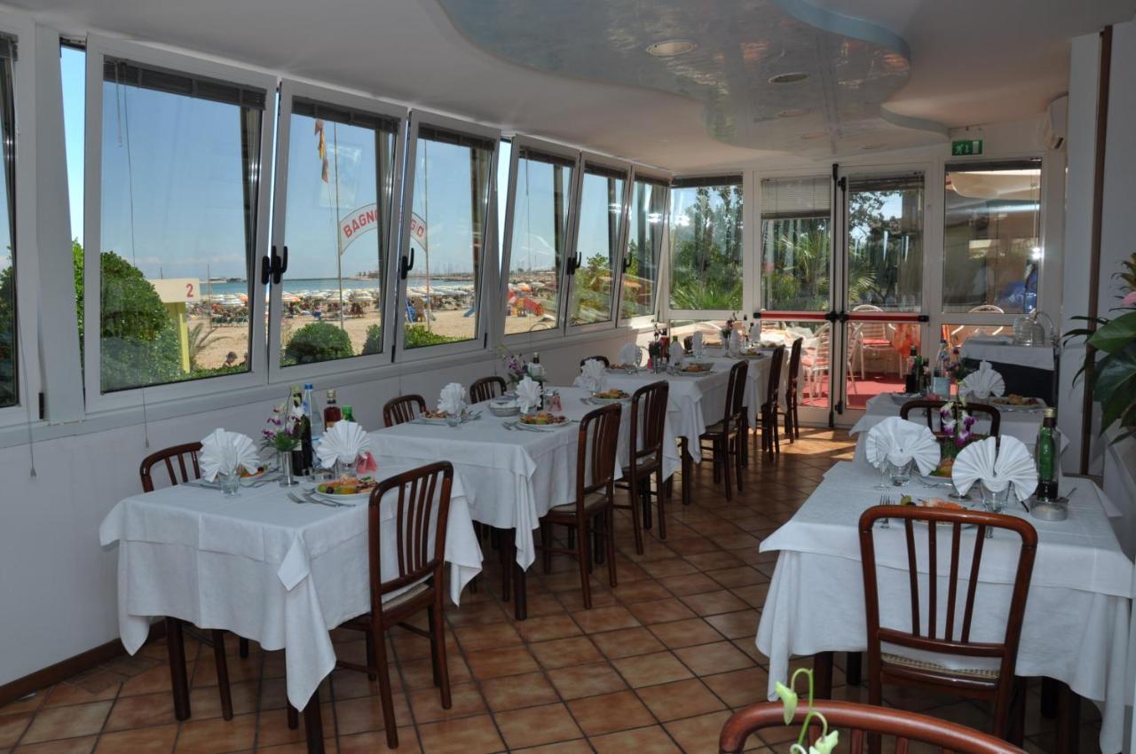 Hotel Driade Sul Mare Ріміні Екстер'єр фото