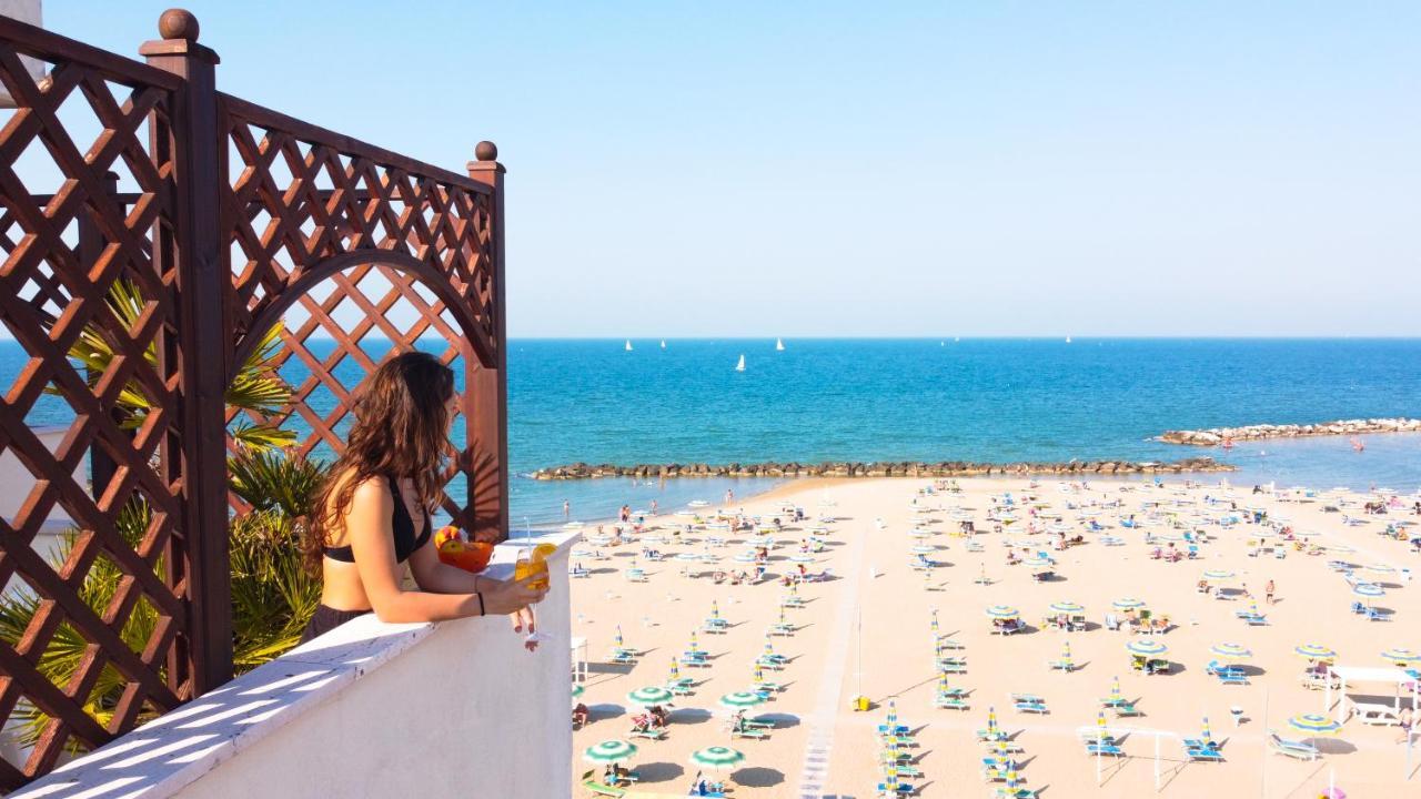 Hotel Driade Sul Mare Ріміні Екстер'єр фото