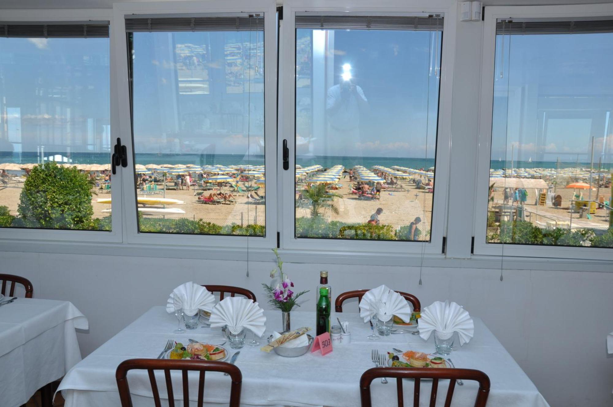 Hotel Driade Sul Mare Ріміні Екстер'єр фото